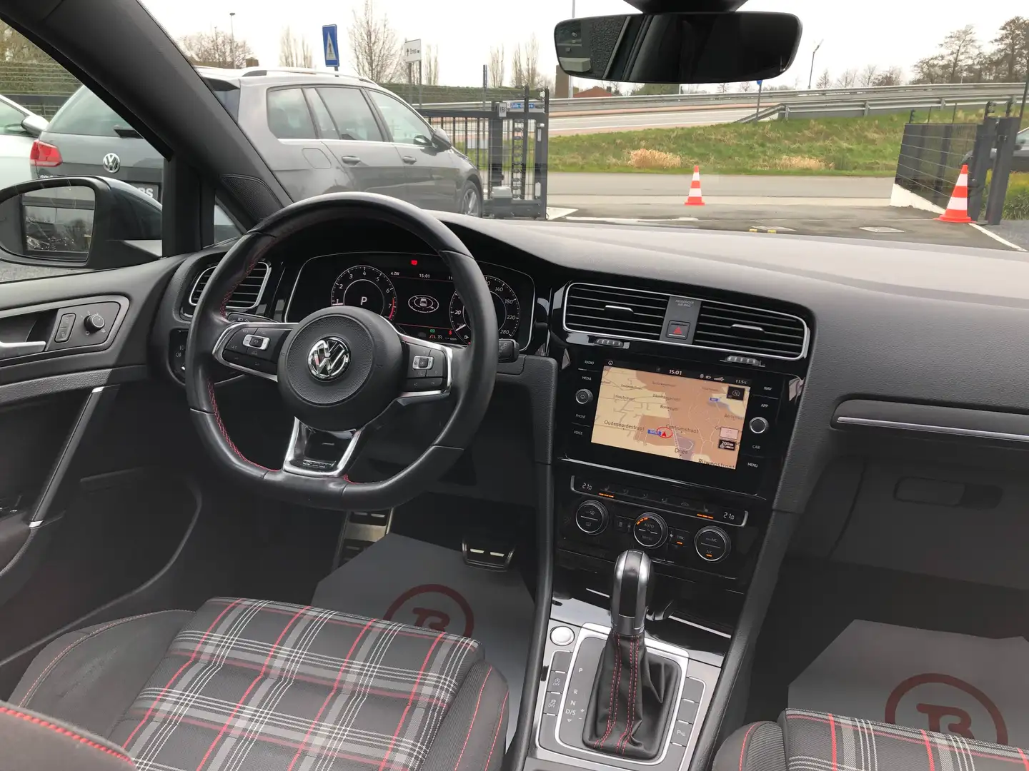 Volkswagen Golf GTI 2.0 TSI 230pk Performance DSG | Pano | Szürke - 2