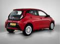 Toyota Aygo 1.0 VVT-i x-play Rouge - thumbnail 2
