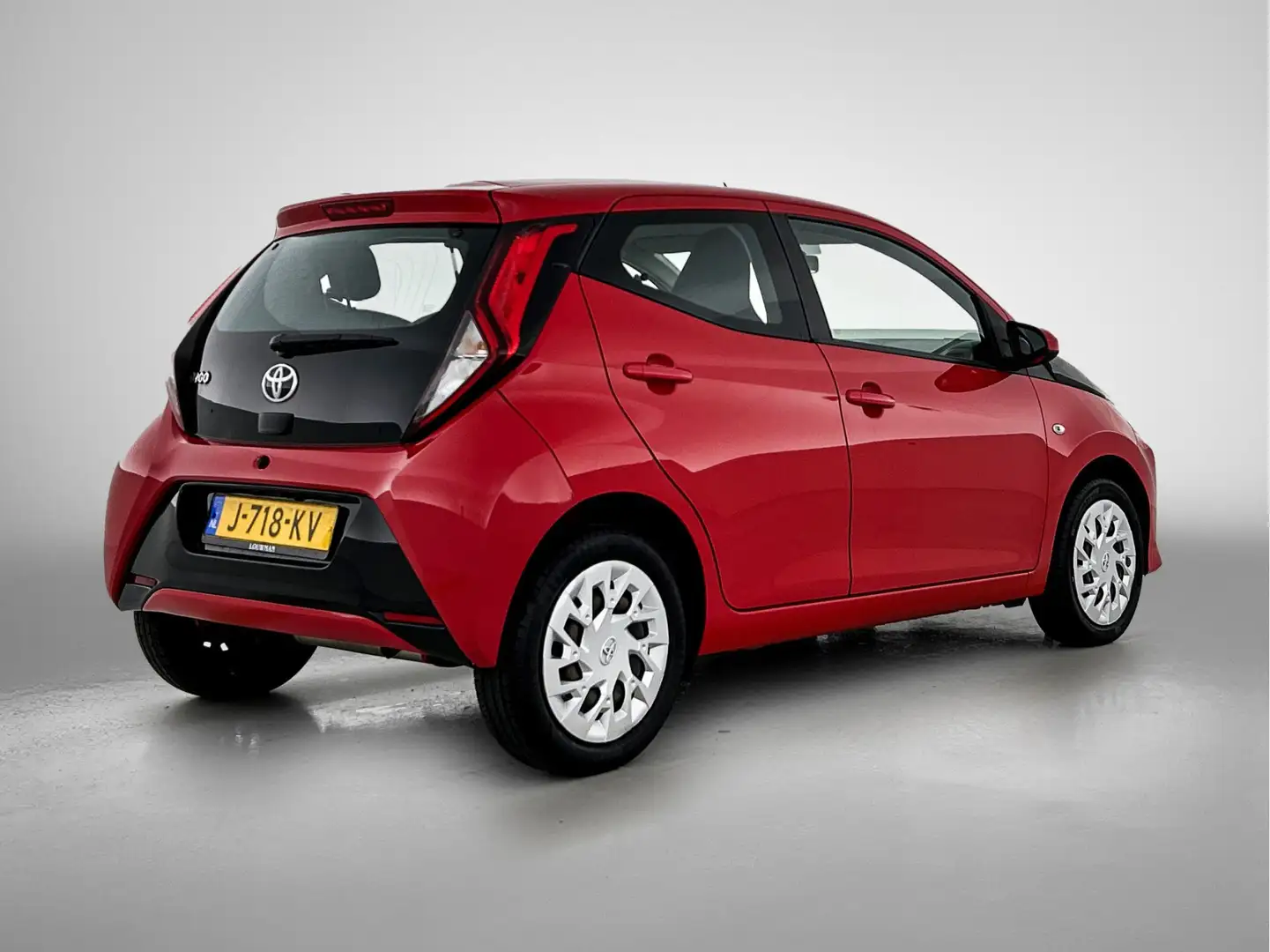 Toyota Aygo 1.0 VVT-i x-play Rouge - 2