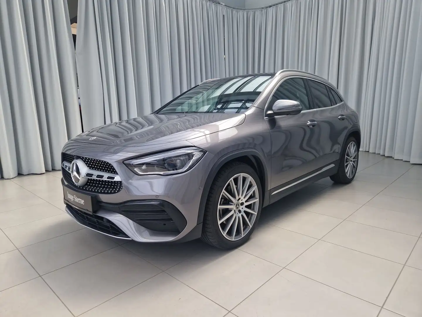Mercedes-Benz GLA 220 d 4MATIC Grau - 2