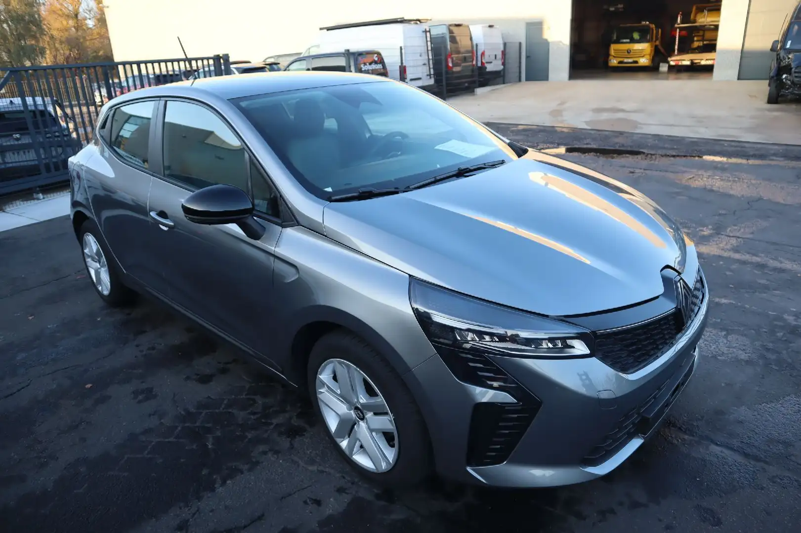 Renault Clio 1.0 Benz Gris - 1