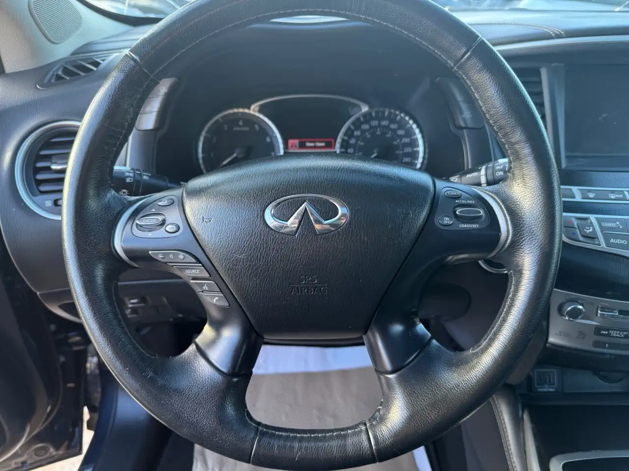 Infiniti QX60 fotografie Infiniti QX60