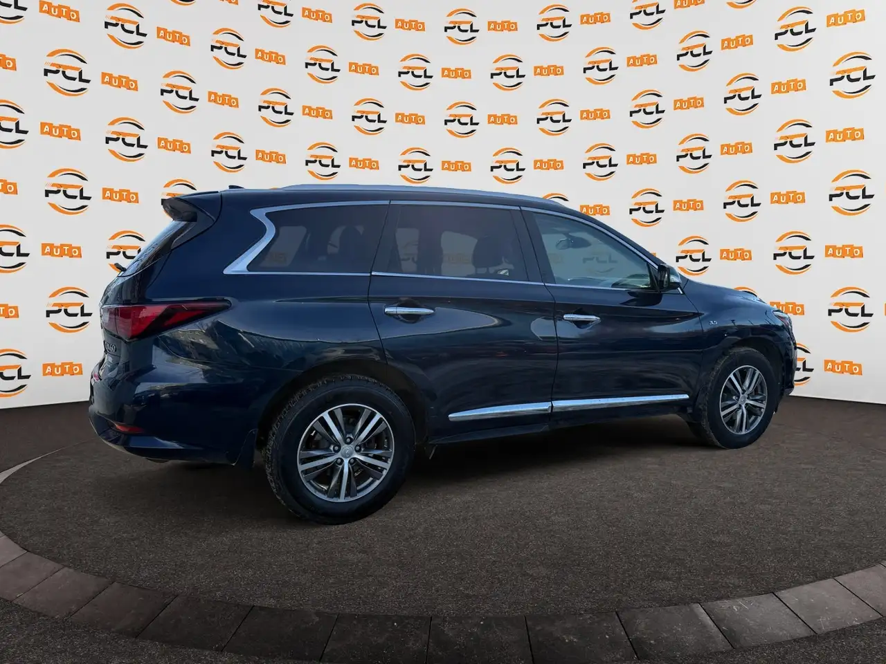 Infiniti QX60 снимка Infiniti QX60