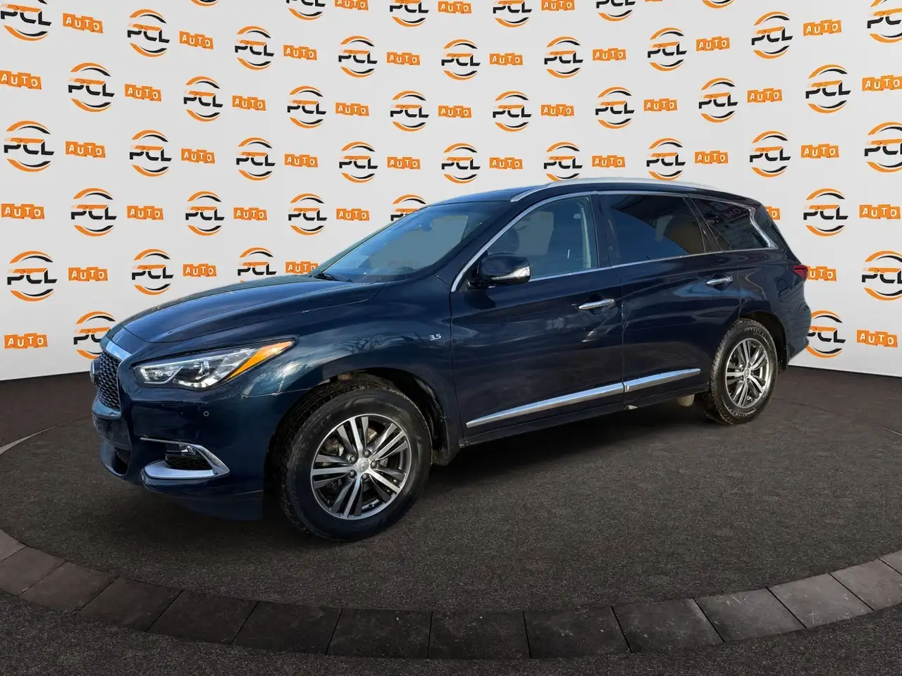 Infiniti QX60 снимка Infiniti QX60
