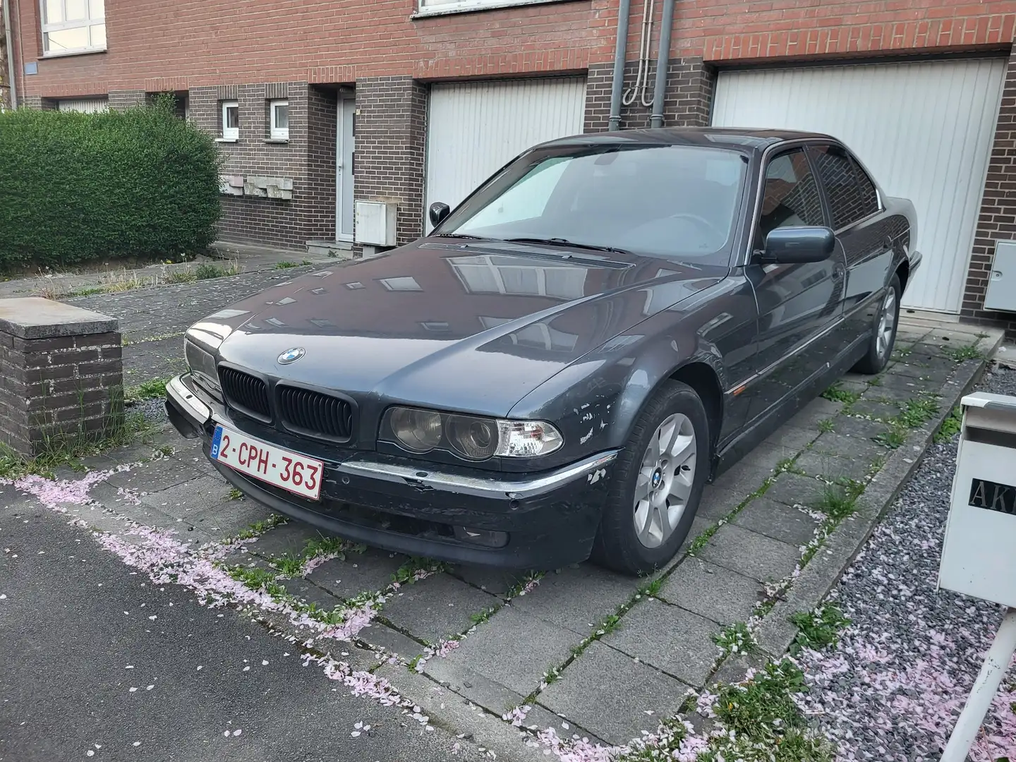 BMW 730 730d E38 - 2