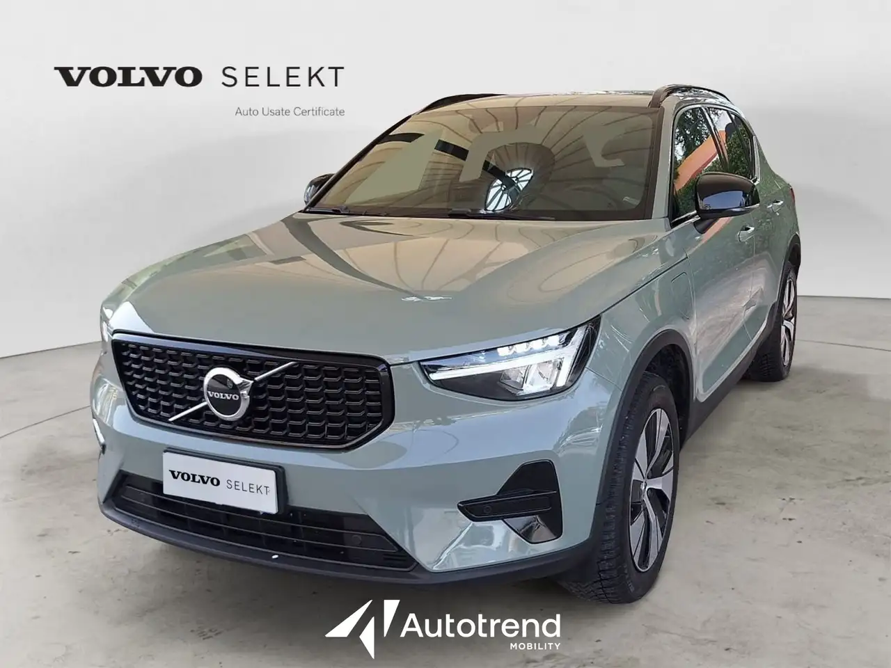 Volvo XC40 T4 129+82 Plug-In Hybrid Automatica Recharge Plus Dark N1 Autocarro