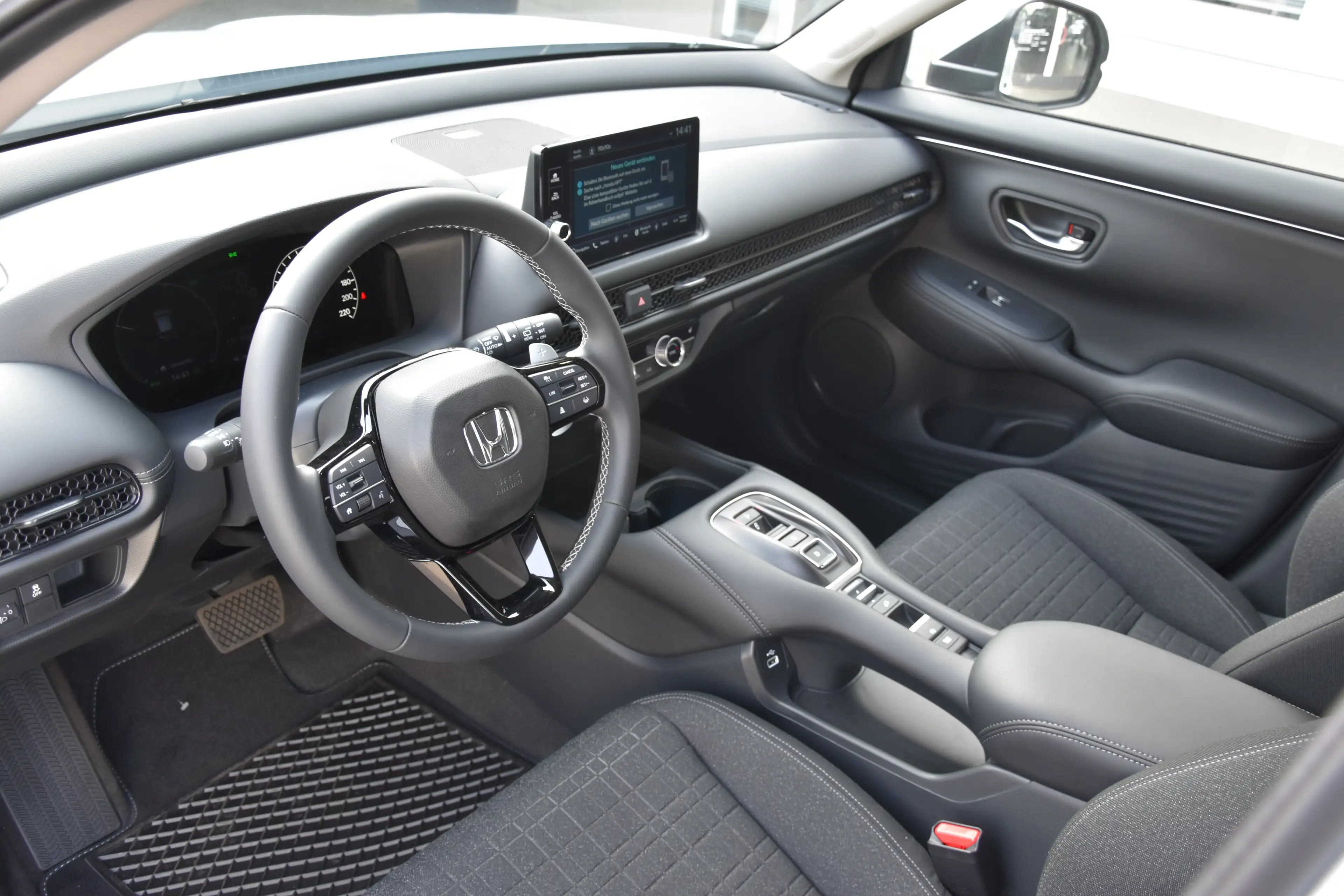 Honda ZR-V Elegance*TotW-Ass.*SHZ*LED*CARPLAY*PDC — photo 14