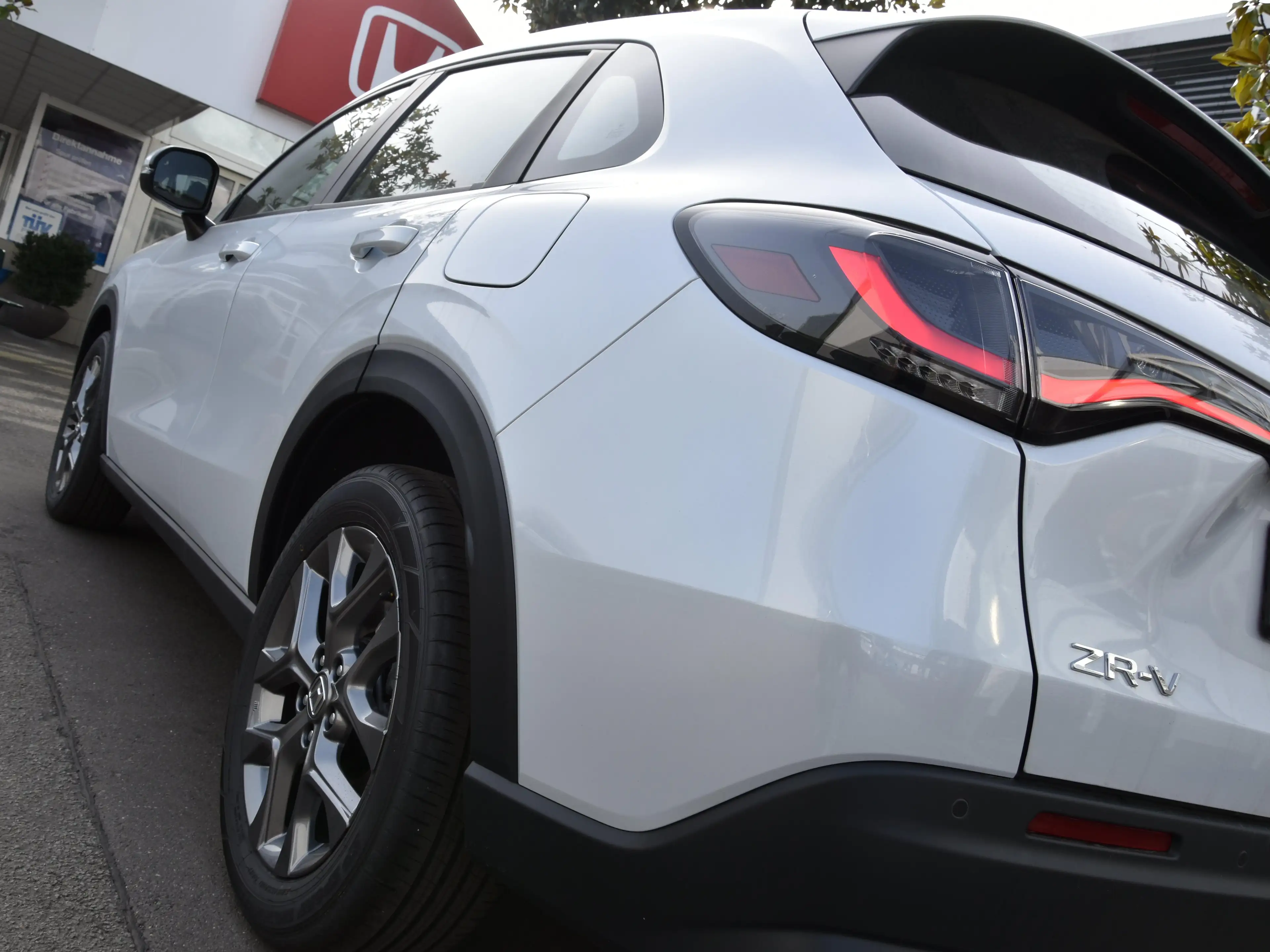 Honda ZR-V Elegance*TotW-Ass.*SHZ*LED*CARPLAY*PDC — photo 12