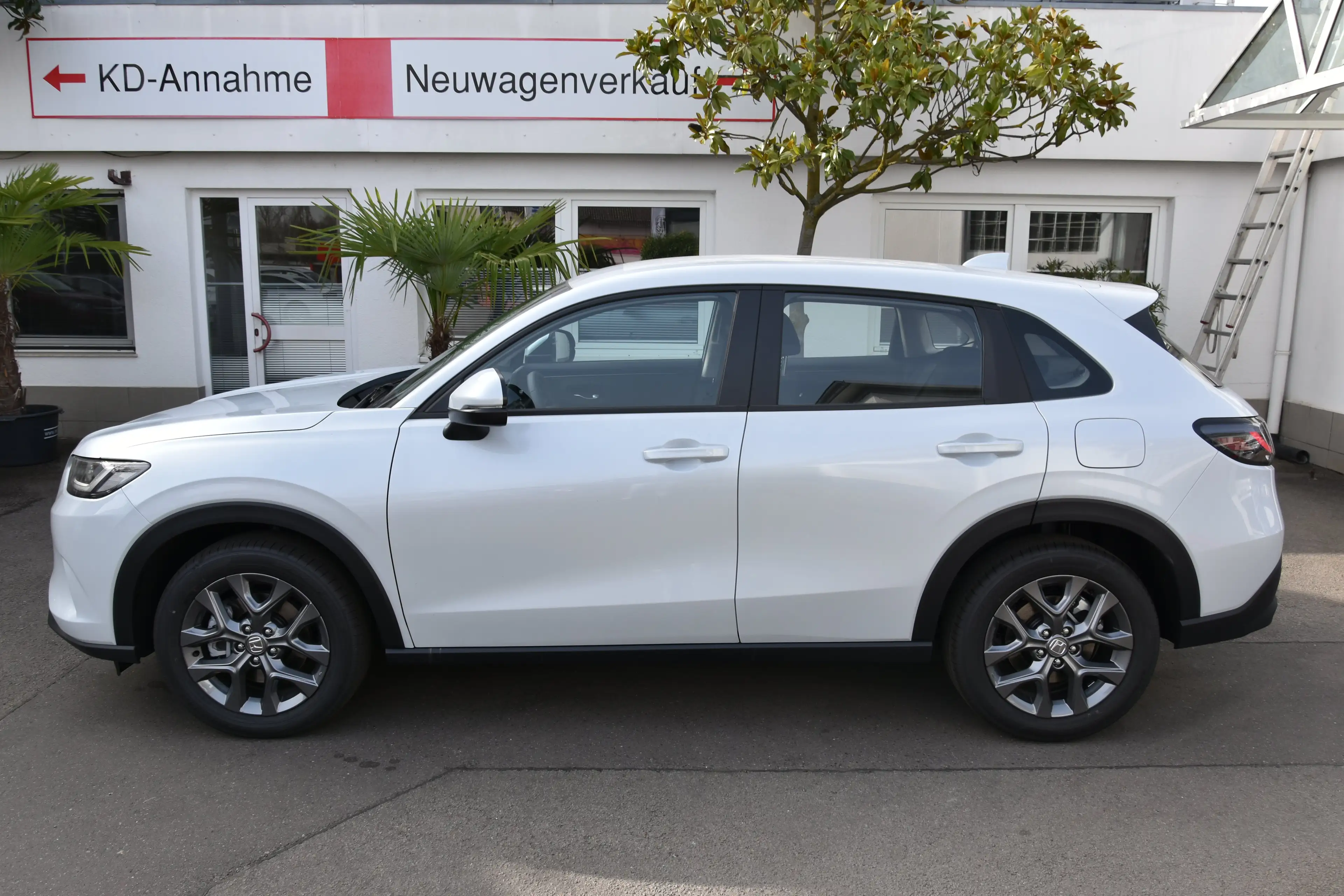 Honda ZR-V Elegance*TotW-Ass.*SHZ*LED*CARPLAY*PDC — photo 6