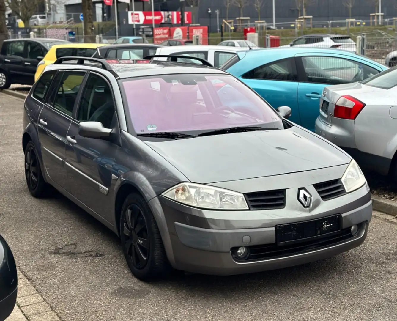 Renault Megane Grandtour Privilege 2.0*NAVI*AHK*SITZHZG* Grau - 1