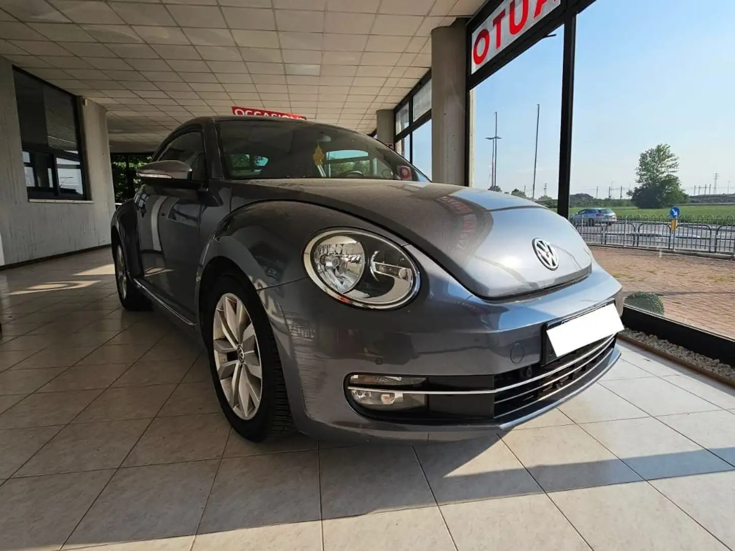 Volkswagen Maggiolino Maggiolino 1.6 tdi Design 105cv Grigio - 1