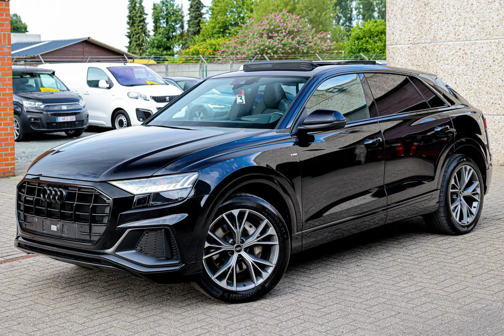 Audi Q8 S-LINE*NIEUWSTAAT*BTW-WAGEN*RS-ZETELS*PANO-DAK* Noir - 1