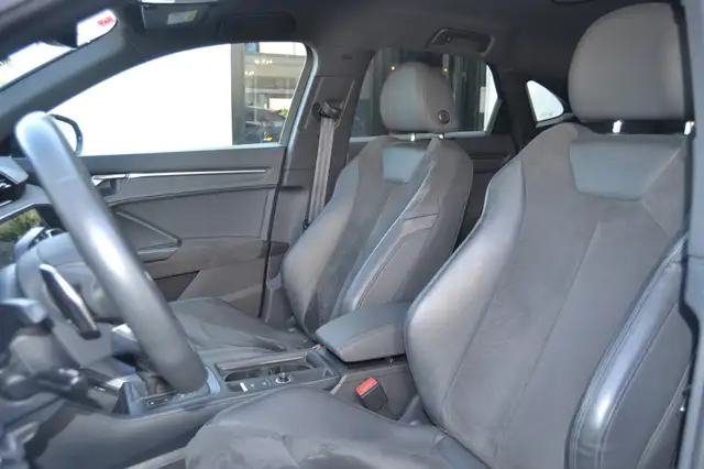 Audi RS Q3 view 11