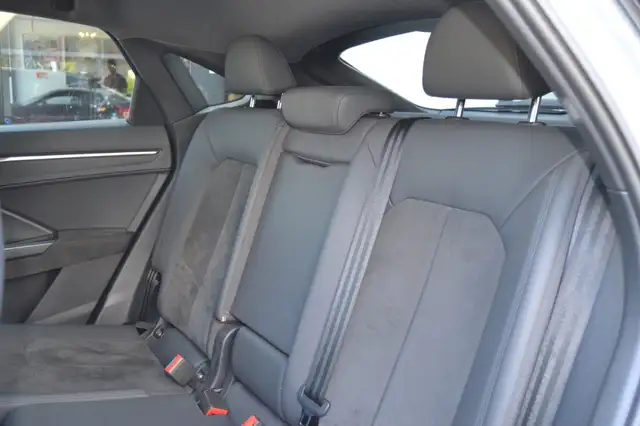 Audi RS Q3 view 12