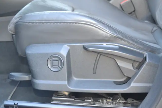 Audi RS Q3 view 9