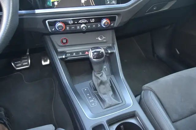 Audi RS Q3 view 6