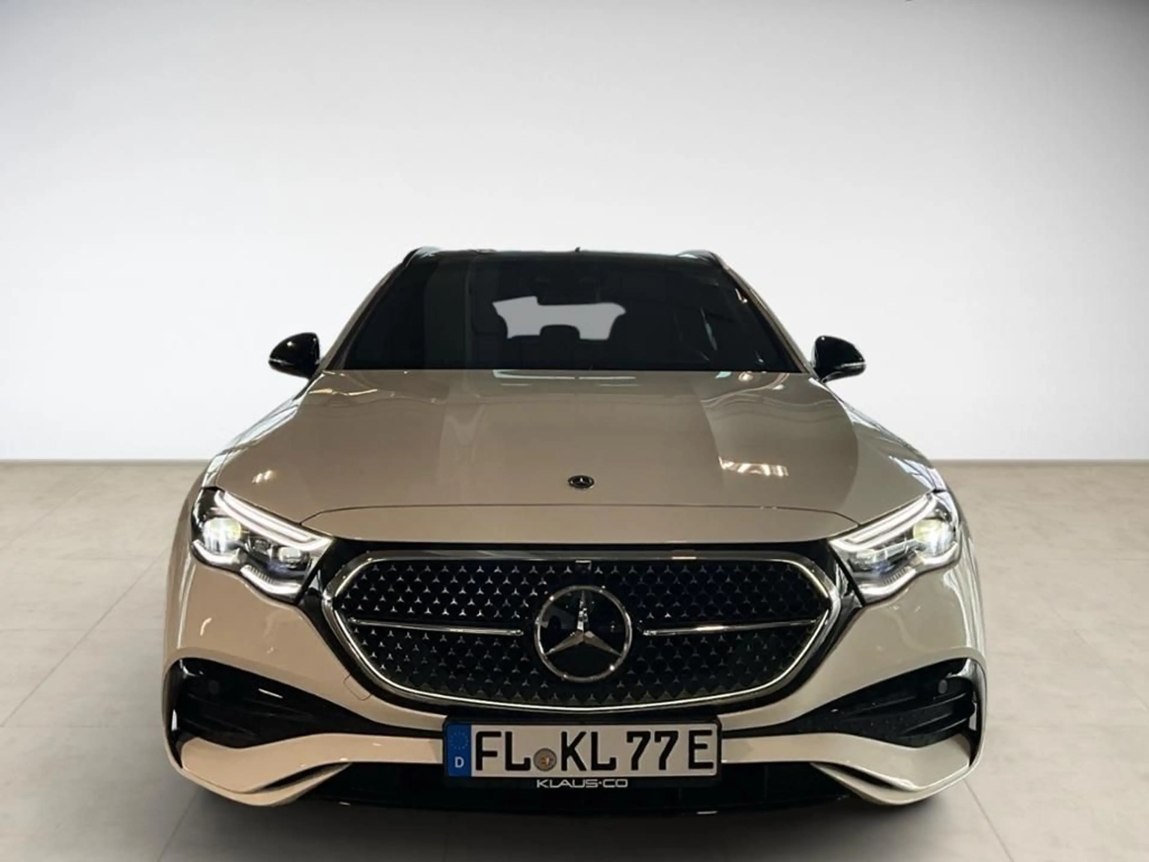 Mercedes-Benz E 300 de T AMG 360 ACC AHK AUT DynLicht Kam. LED — photo 2