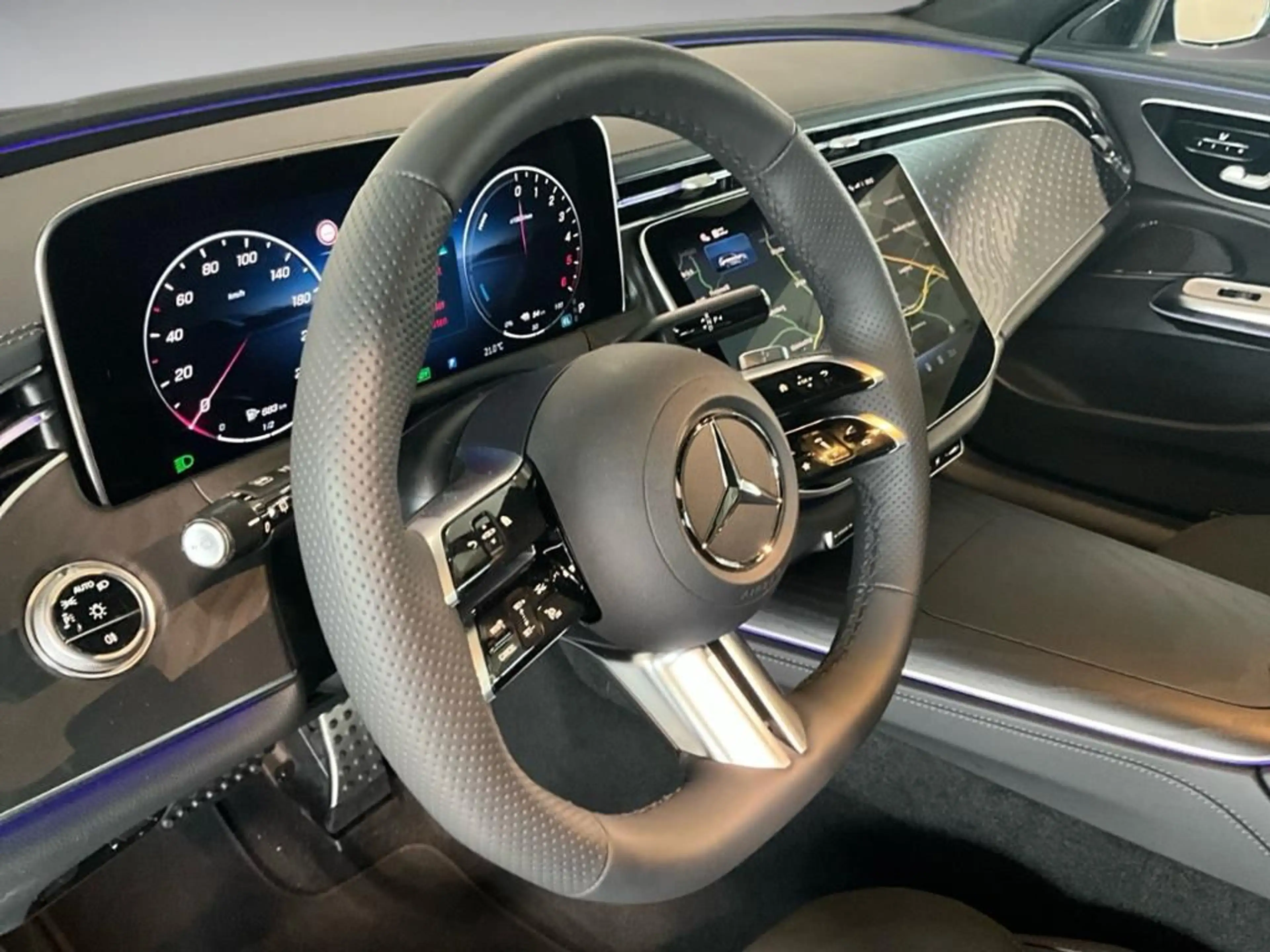 Mercedes-Benz E 300 de T AMG 360 ACC AHK AUT DynLicht Kam. LED — photo 9