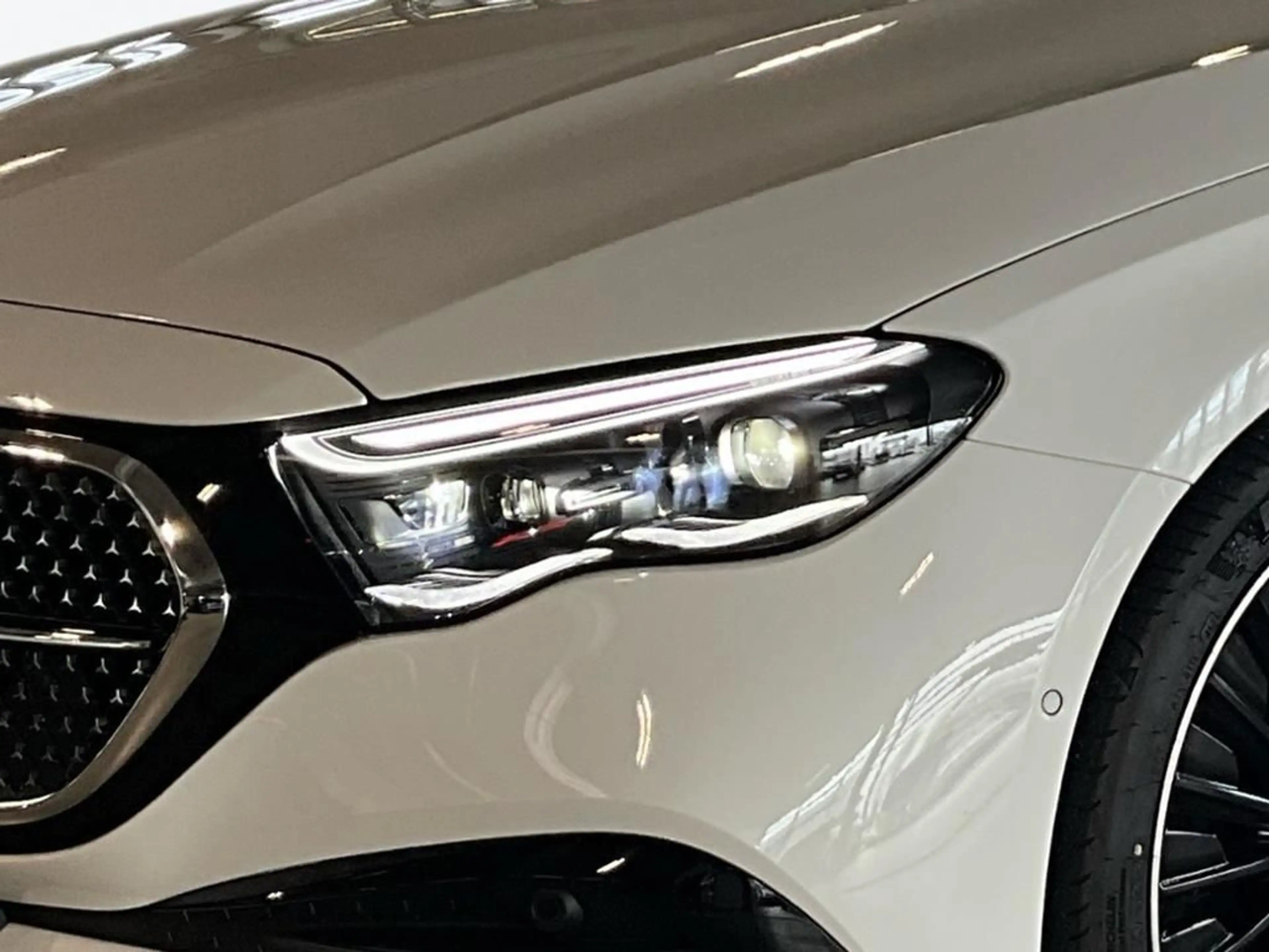 Mercedes-Benz E 300 de T AMG 360 ACC AHK AUT DynLicht Kam. LED — photo 6