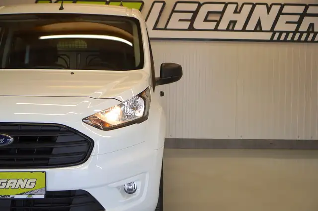 Ford Transit Connect view 10