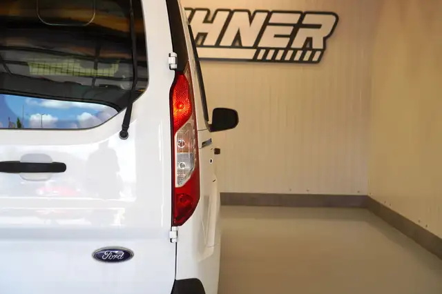 Ford Transit Connect view 6