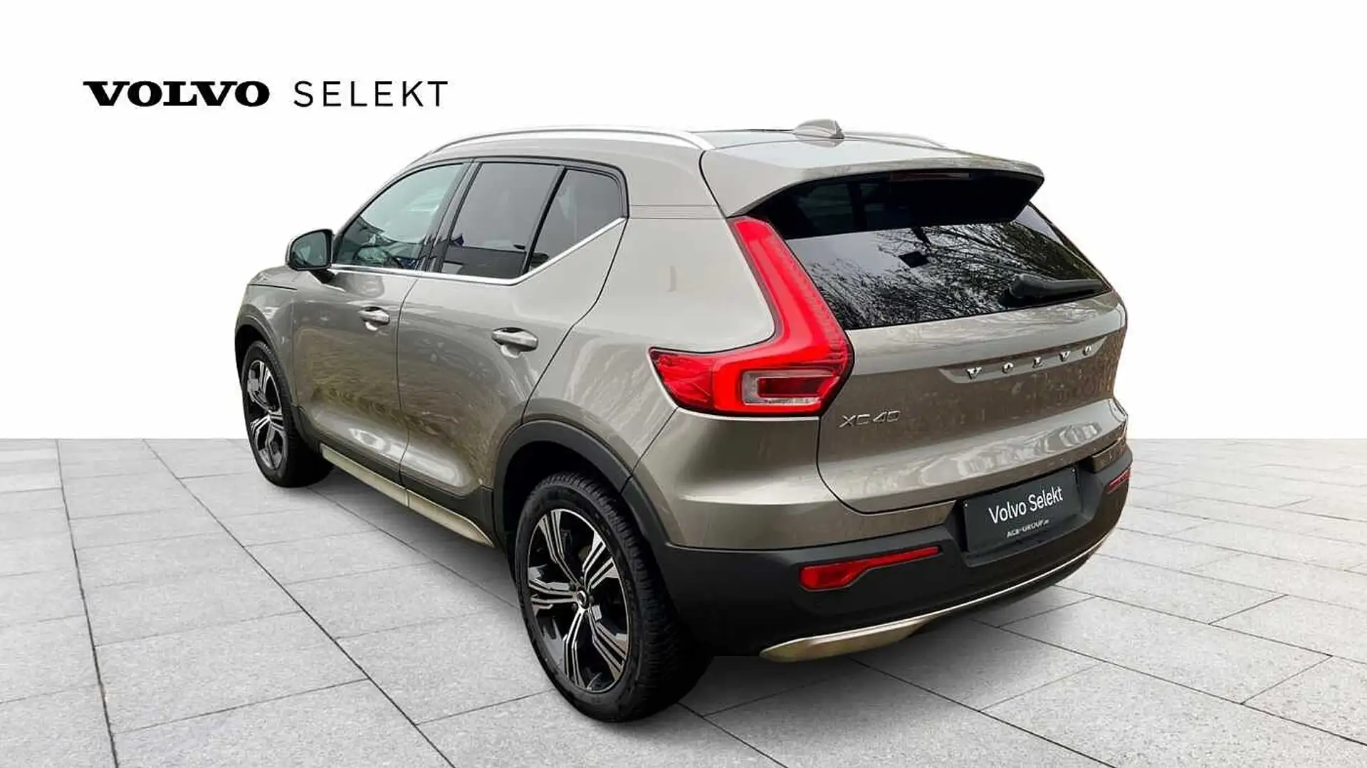 Volvo XC40 Inscription, T3 Geartronic Grijs - 2
