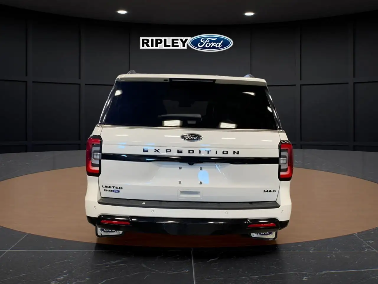Ford Expedition снимка Ford Expedition