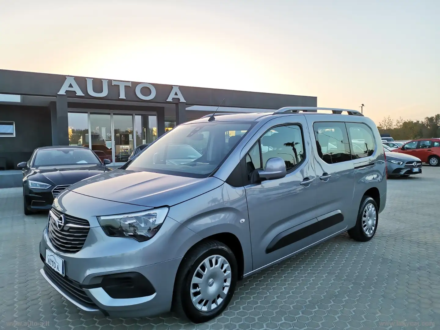 Opel Combo COMBO LIFE 1.2 110 CV S&S ADVANCE XL 7POSTI Grigio - 1