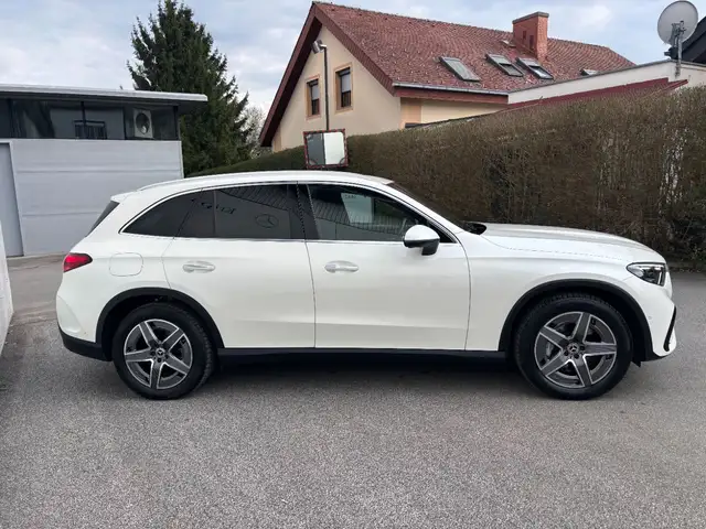 Mercedes-Benz GLC 220 d 4MATIC Distr PTS Shz Navi eHeck Ambi Ansicht 4