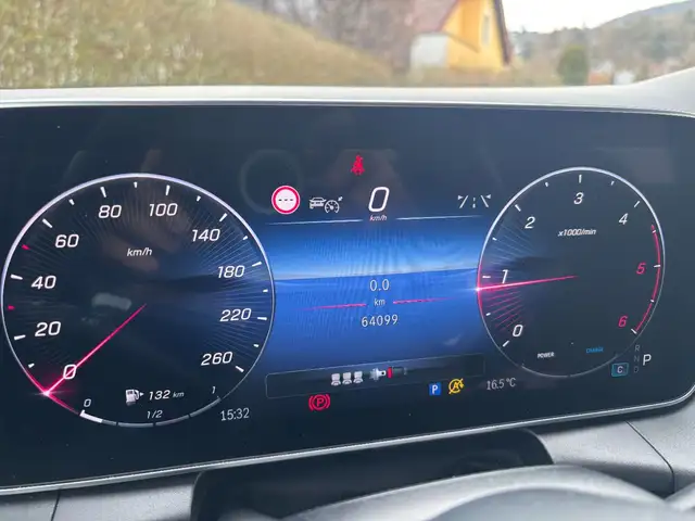 Mercedes-Benz GLC 220 d 4MATIC Distr PTS Shz Navi eHeck Ambi Ansicht 12