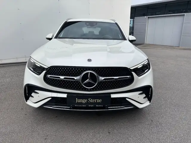 Mercedes-Benz GLC 220 d 4MATIC Distr PTS Shz Navi eHeck Ambi Ansicht 3