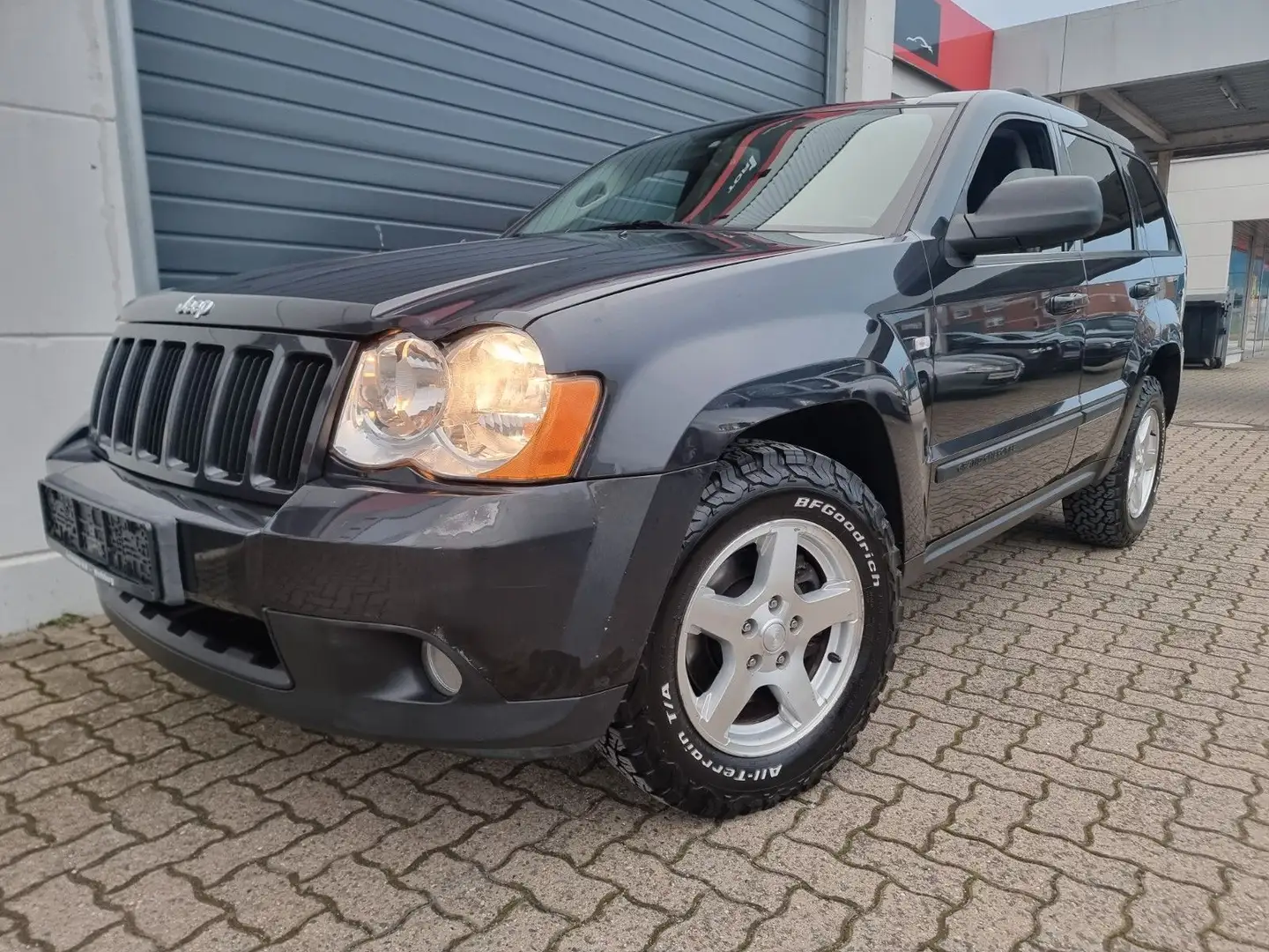 Jeep Grand Cherokee 3.0 CRD Laredo/AHK/ BF Goodrich A Noir - 1