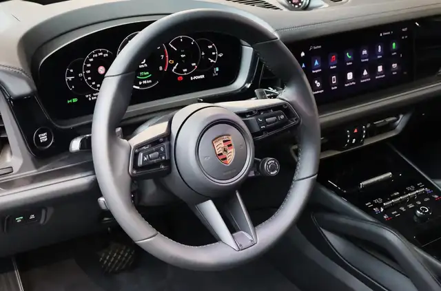 Porsche Cayenne Cayenne Hybrid BlackEdition 22Zoll Sitzklima AHV Ansicht 11