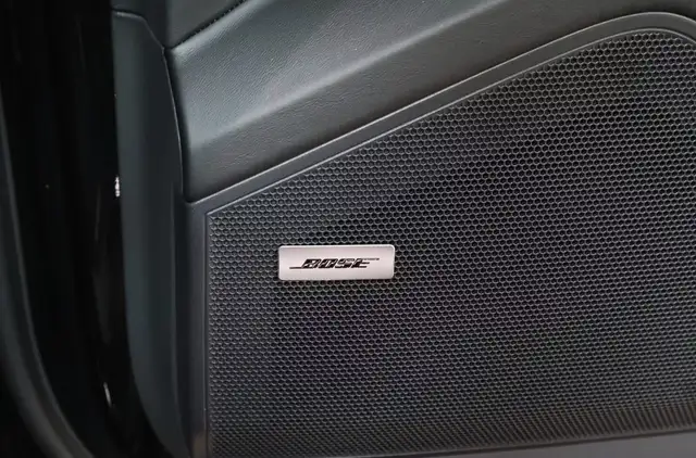 Porsche Cayenne Cayenne Hybrid BlackEdition 22Zoll Sitzklima AHV Ansicht 22