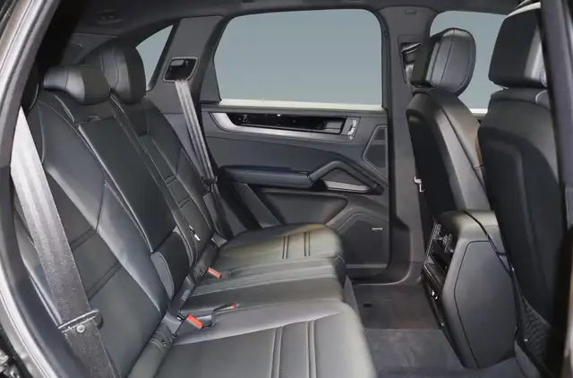 Porsche Cayenne Cayenne Hybrid BlackEdition 22Zoll Sitzklima AHV Ansicht 10