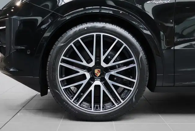 Porsche Cayenne Cayenne Hybrid BlackEdition 22Zoll Sitzklima AHV Ansicht 8