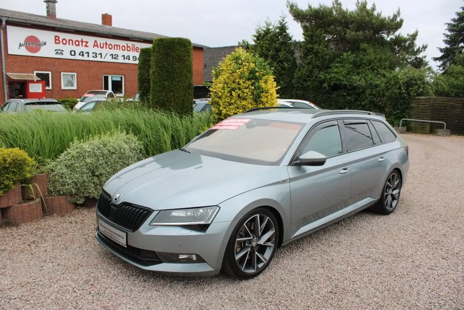 Skoda Superb Kbi 2.0 TSI 4x4 DSG SportLine *Navi,AHK,Kamera* Grijs - 1