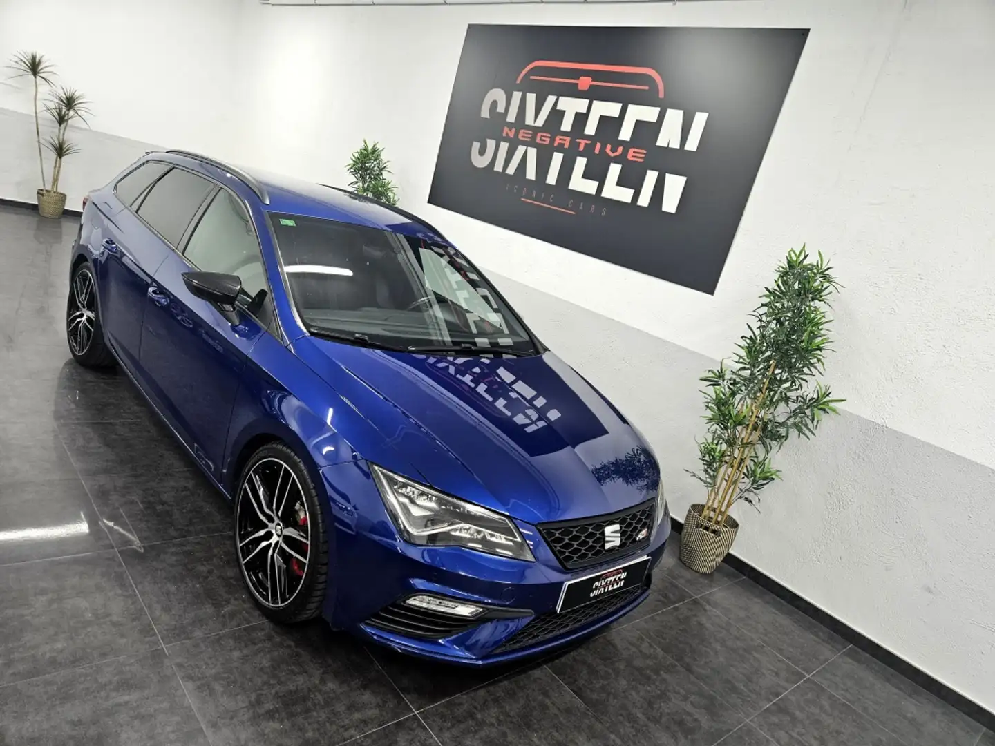 SEAT Leon ST 2.0 TSI S&S Cupra DSG 300 Azul - 1