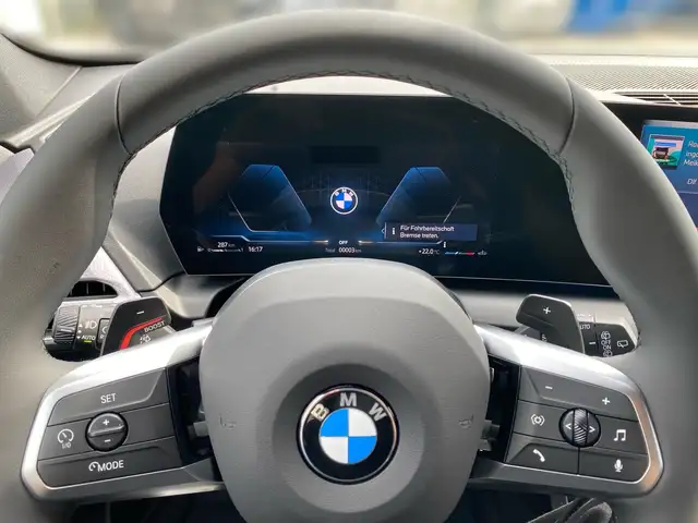 BMW 1 Series view 8