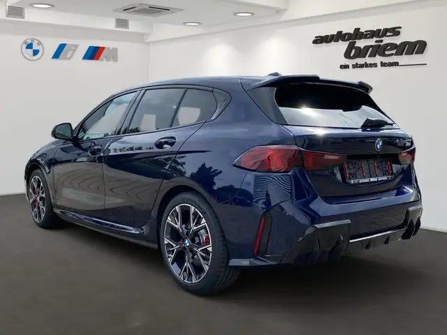 BMW 1 Series view 4