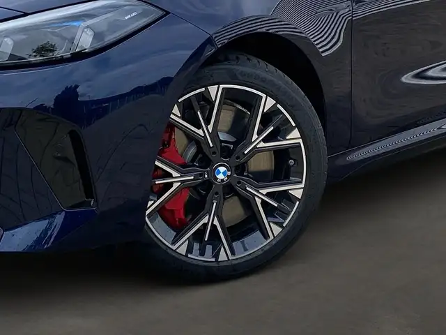 BMW 1 Series view 6