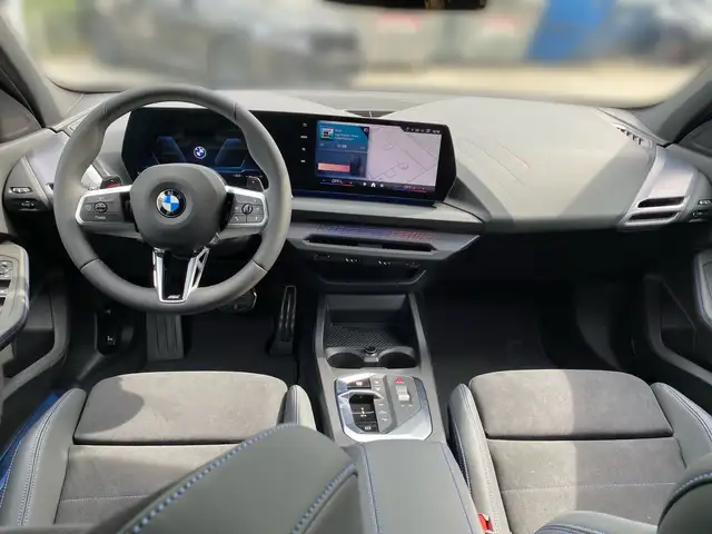 BMW 1 Series view 10