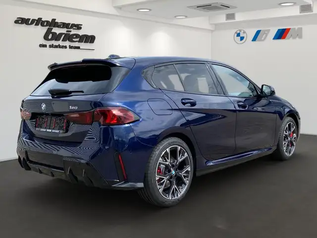 BMW 1 Series view 3