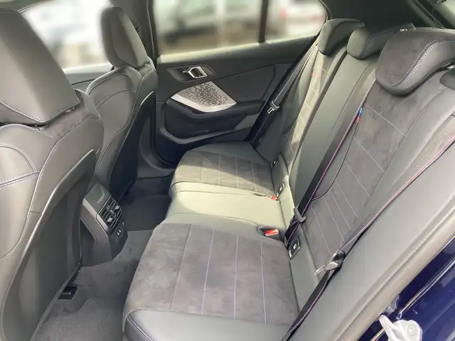 BMW 1 Series view 11