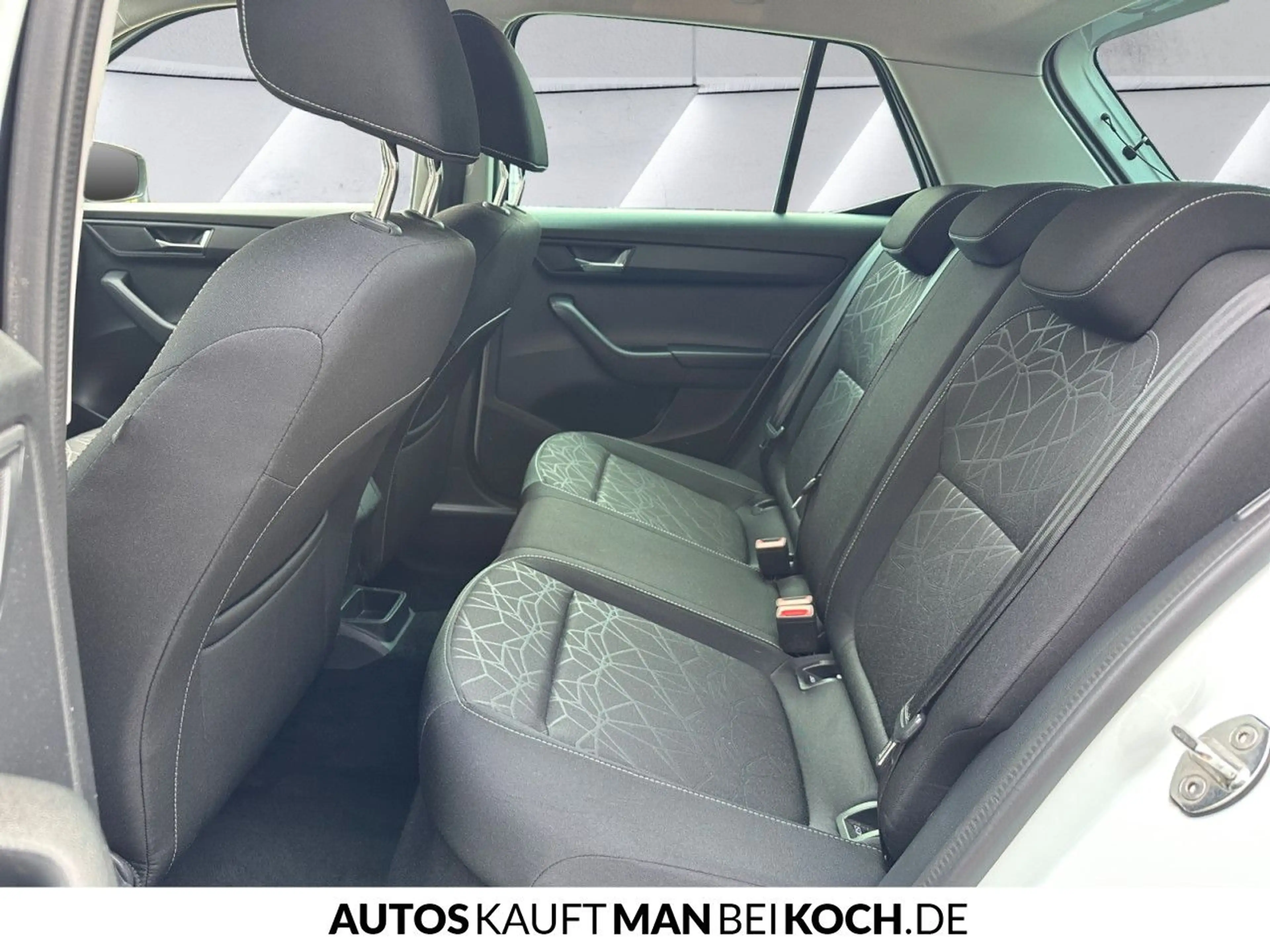 Skoda Fabia 1.0 MPI Clever 5-Gang PDC SHZ EFH GREENTEC — photo 8