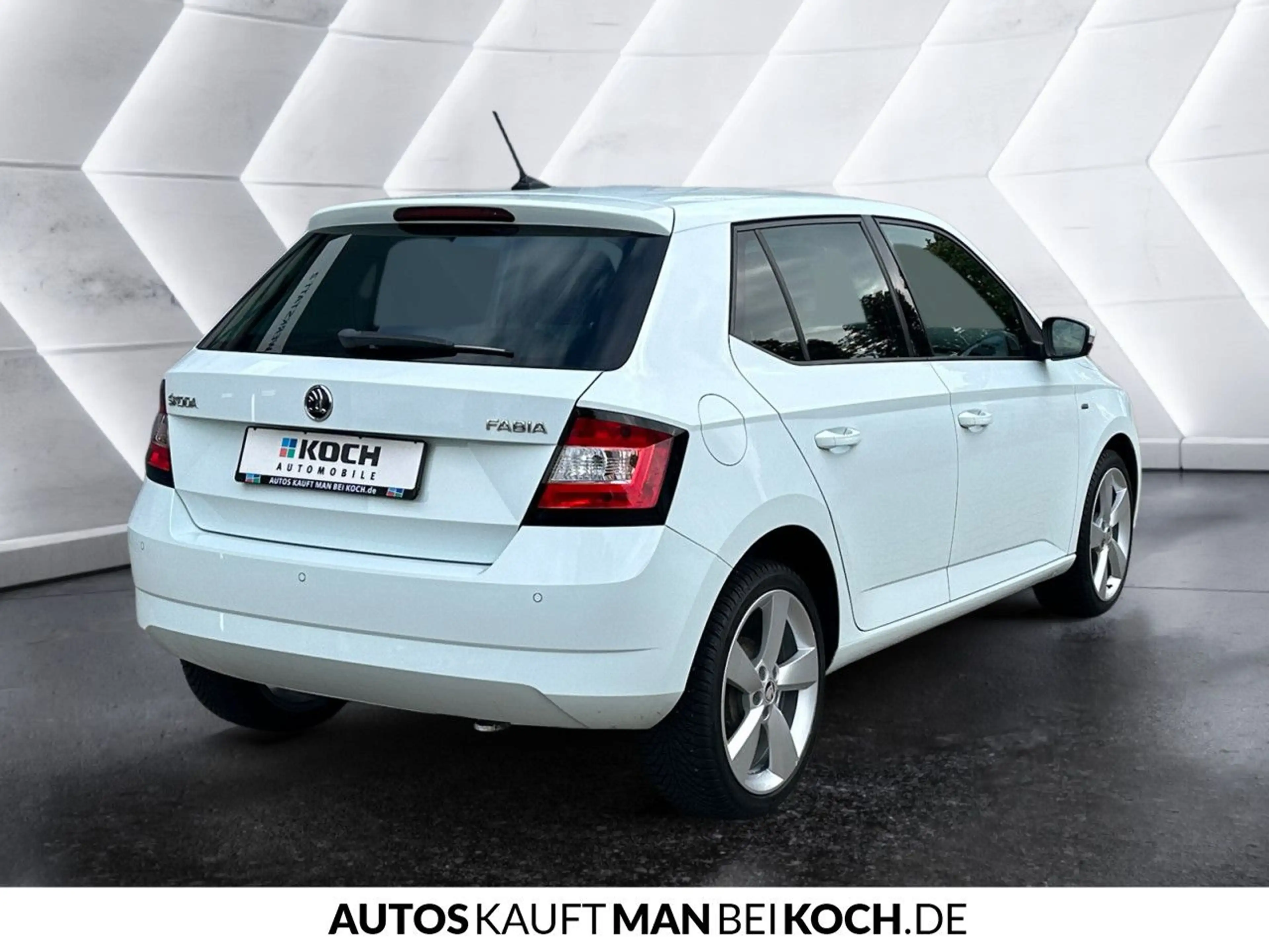 Skoda Fabia 1.0 MPI Clever 5-Gang PDC SHZ EFH GREENTEC — photo 5