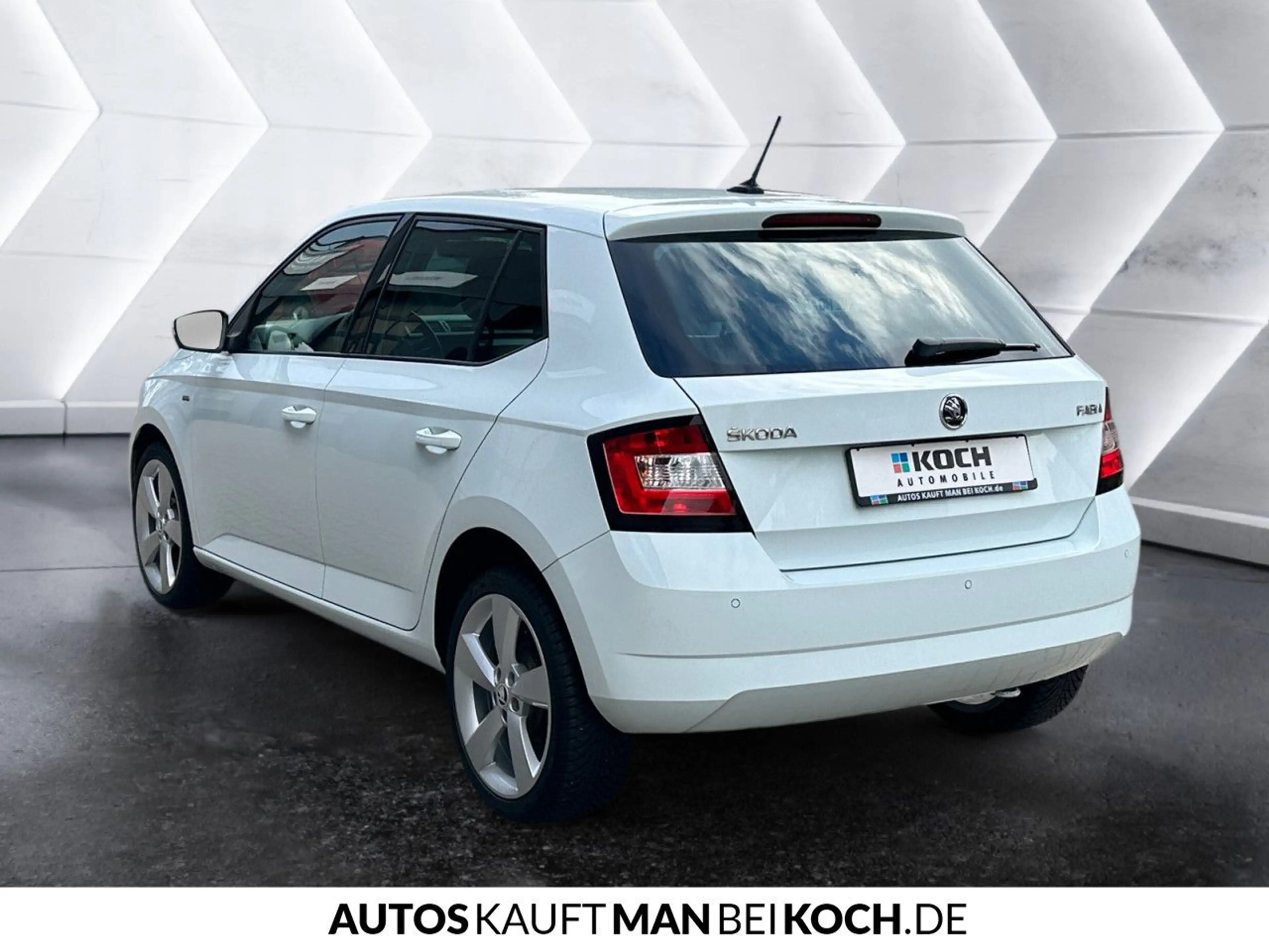 Skoda Fabia 1.0 MPI Clever 5-Gang PDC SHZ EFH GREENTEC — photo 4