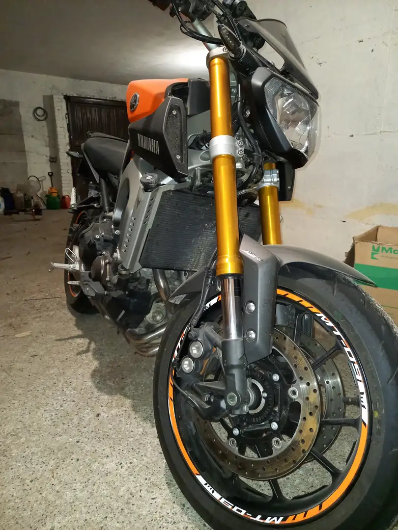 Yamaha MT-09 ABS Arancione - 1