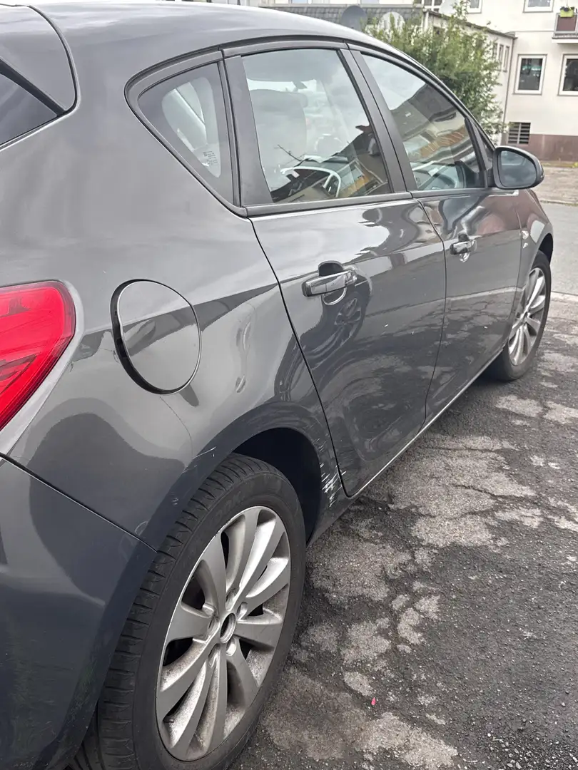Opel Astra 1.4 ecoFLEX Cosmo - 2