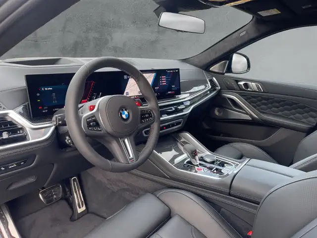 BMW X6 M view 9